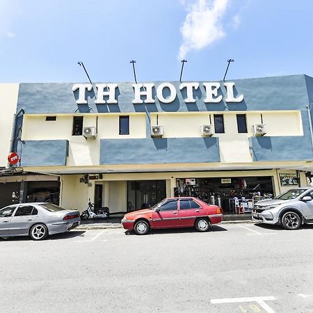 Oyo 90445 Th Hotel 伯豪 外观 照片