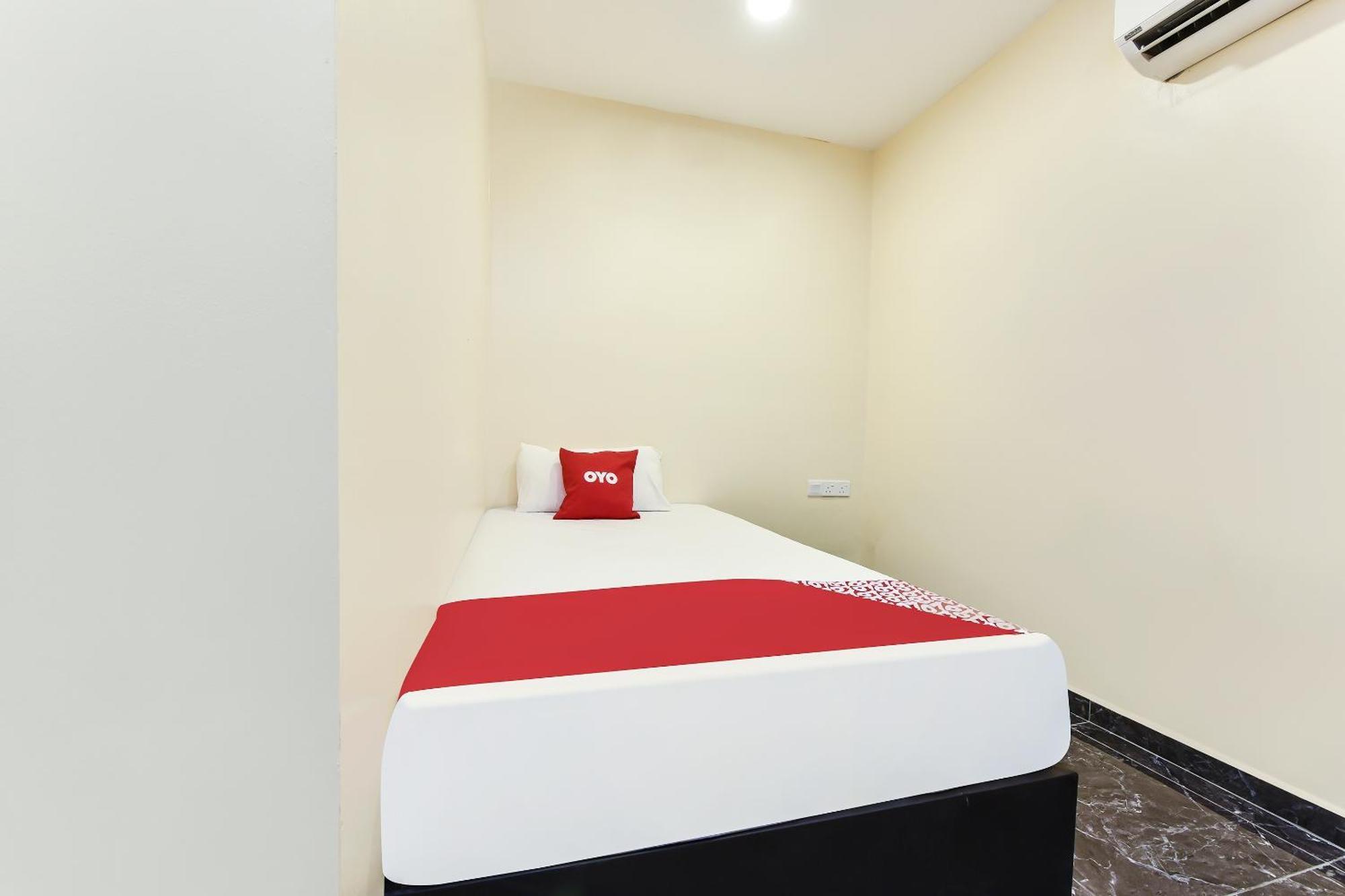 Oyo 90445 Th Hotel 伯豪 外观 照片