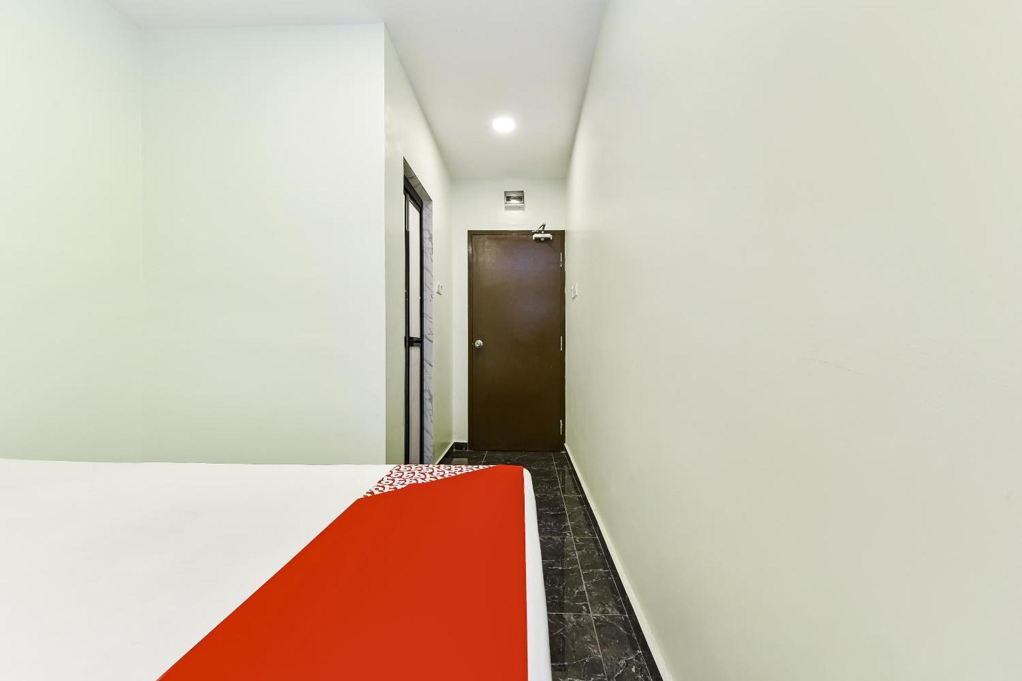 Oyo 90445 Th Hotel 伯豪 外观 照片