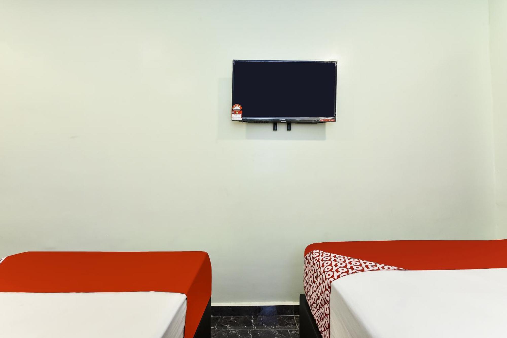 Oyo 90445 Th Hotel 伯豪 外观 照片