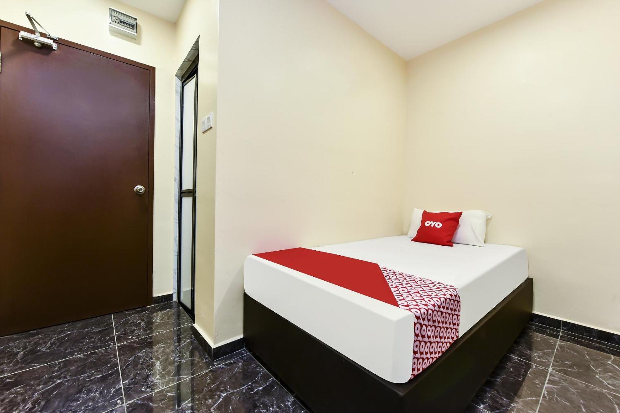 Oyo 90445 Th Hotel 伯豪 外观 照片