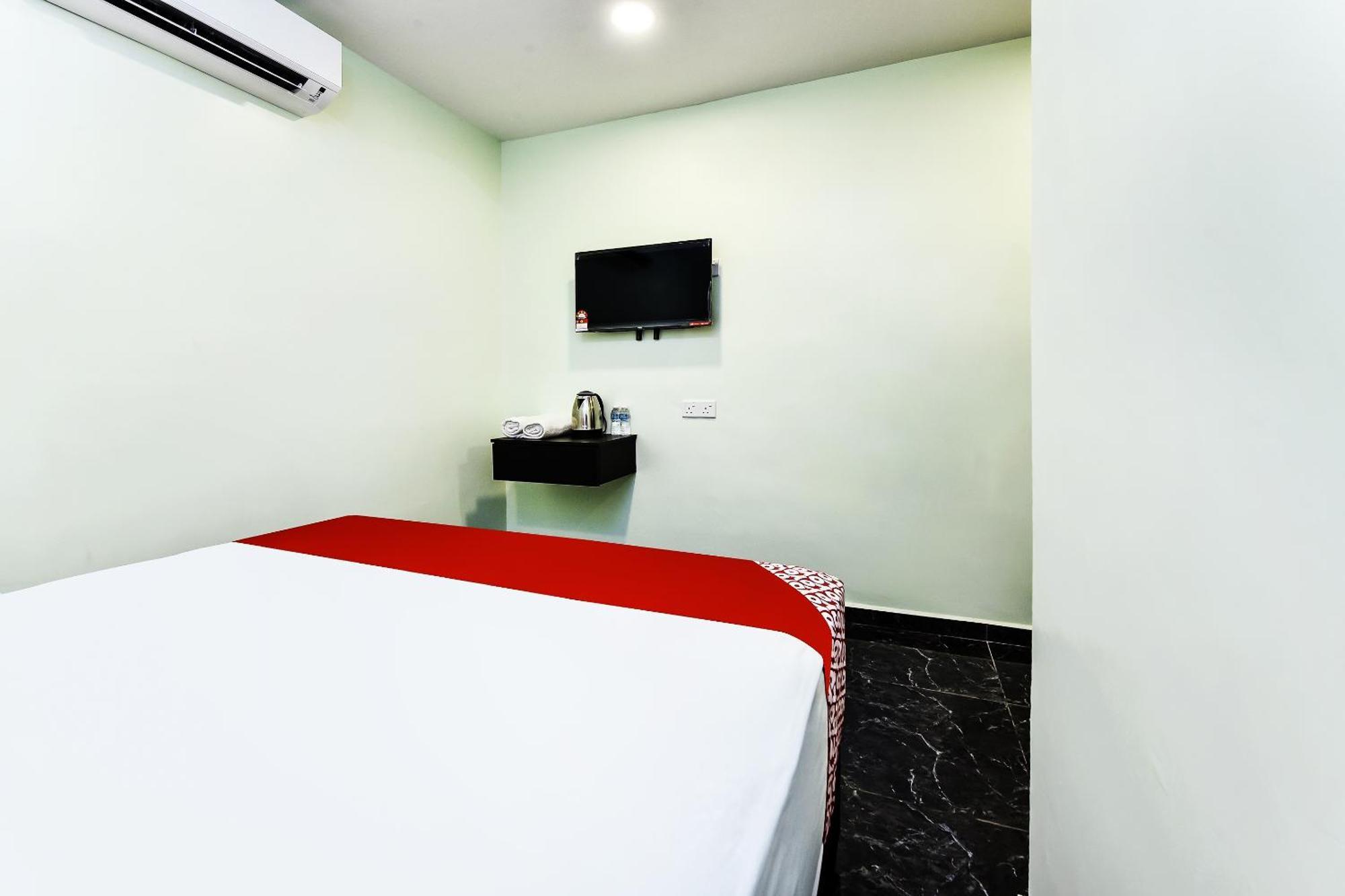 Oyo 90445 Th Hotel 伯豪 外观 照片