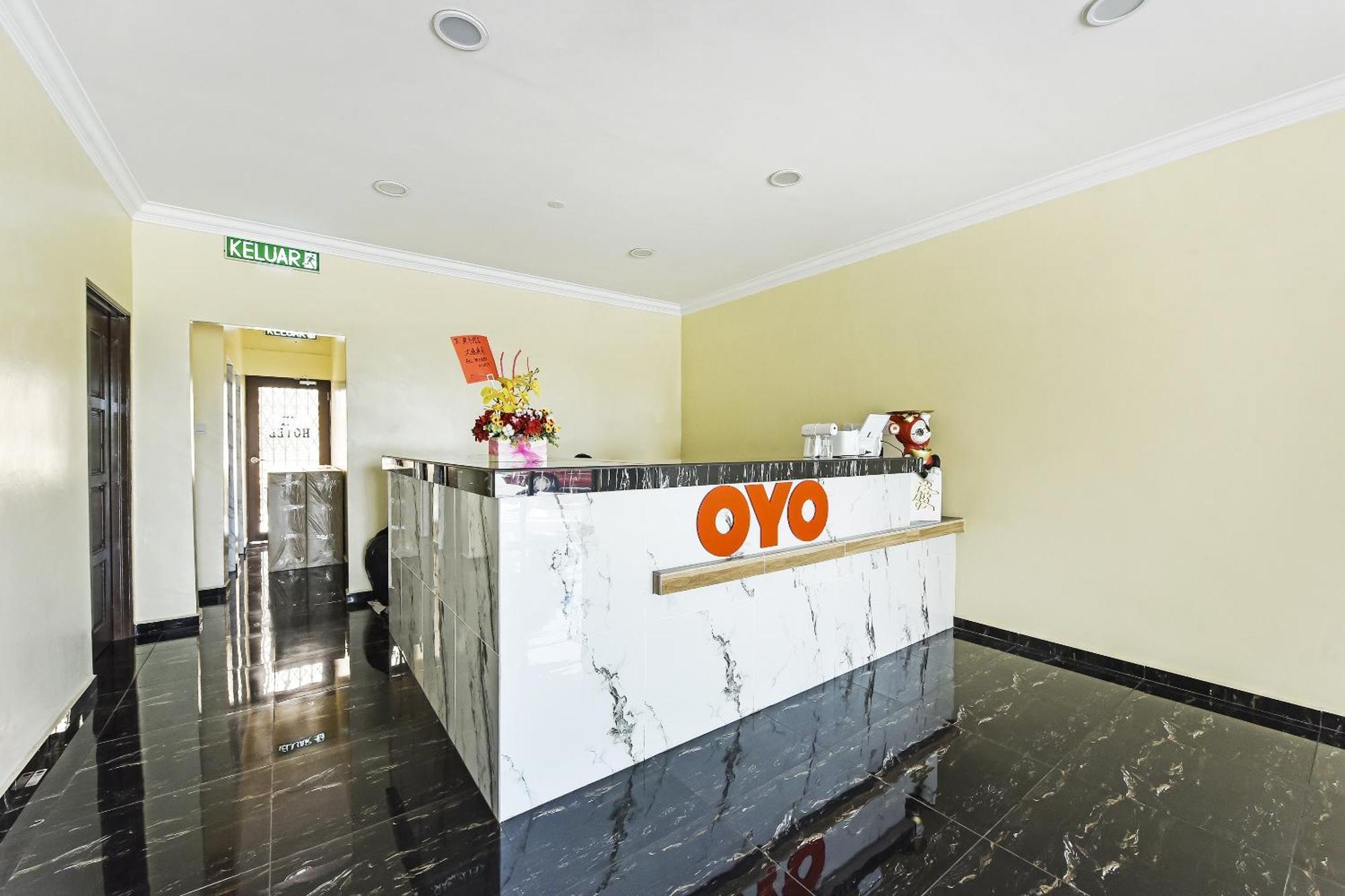 Oyo 90445 Th Hotel 伯豪 外观 照片